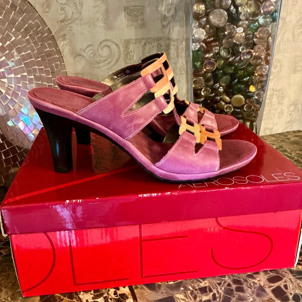 AEROSOLES Purple and Tan Heels with Comfort and Style